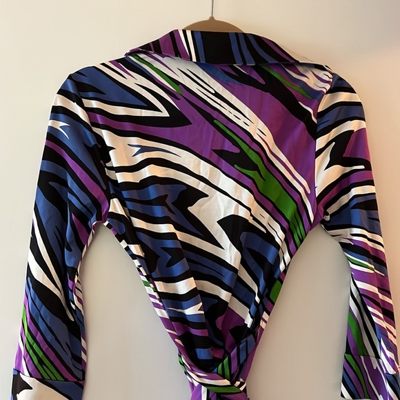 Diane Von Furstenberg for Neiman Marcus. Justin Wrap Dress 3/4 length sleeves 10 - Picture 12 of 16